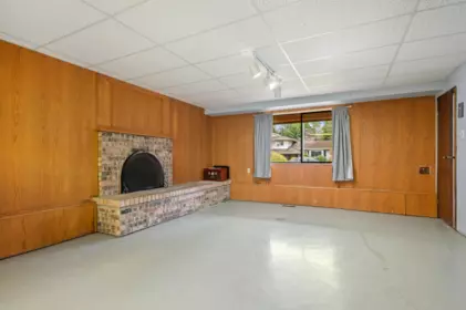 Mudroom Photo of 1505 134a Street, Surrey, BC