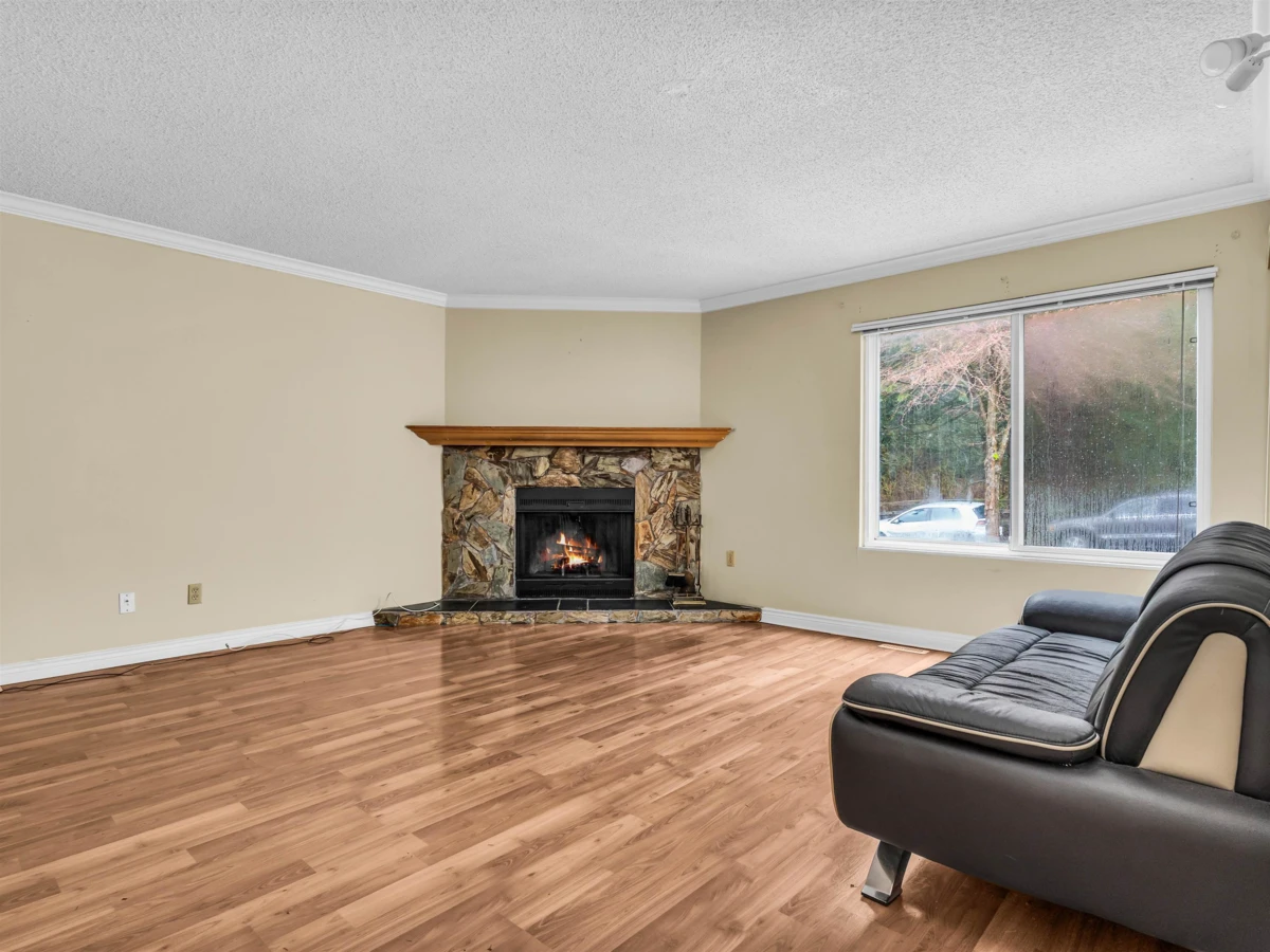 Living Room Photo of 14783 101 Avenue, Surrey, BC