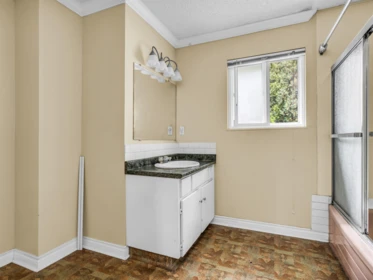 Swimming Pool Photo of 14783 101 Avenue, Surrey, BC