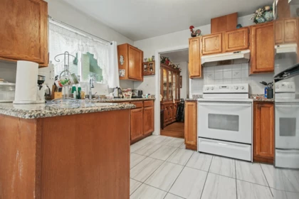 Breakfast Nook Photo of 118 6841 138 Street, Surrey, BC