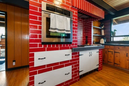 Kitchen Island Photo of 18058 57a Avenue, Surrey, BC