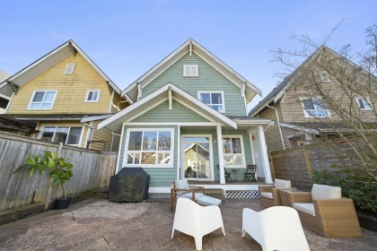 Front Yard Photo of 133 Star Crescent, New Westminster, BC