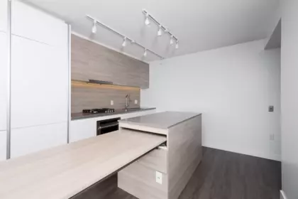 Kitchen Island Photo of 1012 988 Quayside Drive, New Westminster, BC
