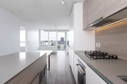 Kitchen Photo of 1012 988 Quayside Drive, New Westminster, BC