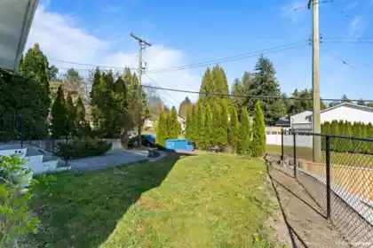 Front Yard Photo of 7961 Tanager Street, Mission, BC