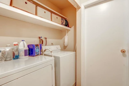 Mudroom Photo of 15584 98 Avenue, Surrey, BC