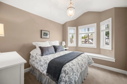 Hallway Photo of 14860 34 Avenue, Surrey, BC
