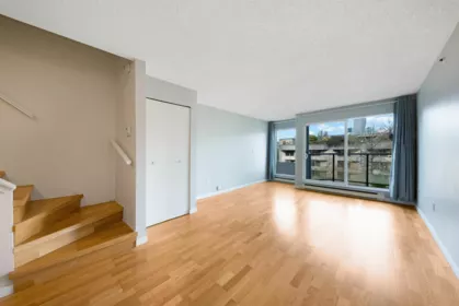 8 1355 W 4th Avenue, Vancouver, BC, Vancouver — Apartment/Condo for sale