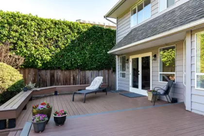 Garden / Landscaping Photo of 2323 Inglewood Avenue, West Vancouver, BC