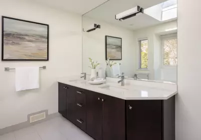 Laundry Room Photo of 2323 Inglewood Avenue, West Vancouver, BC