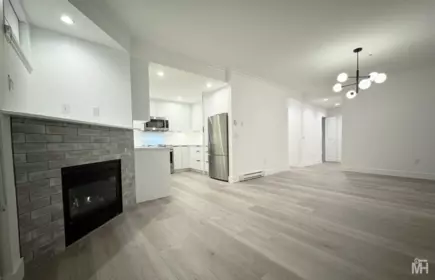 Breakfast Nook Photo of 111 15392 16a Avenue, Surrey, BC