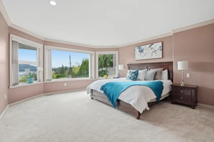 Entry Foyer Photo of 4493 Epps Avenue, North Vancouver, BC