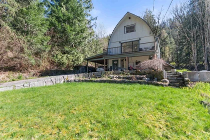66662 Summer Road, Hope, BC, Hope — 3 bed single family residence for sale
