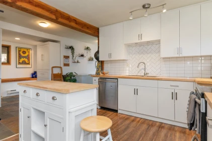 Kitchen Island Photo of 66662 Summer Road, Hope, BC