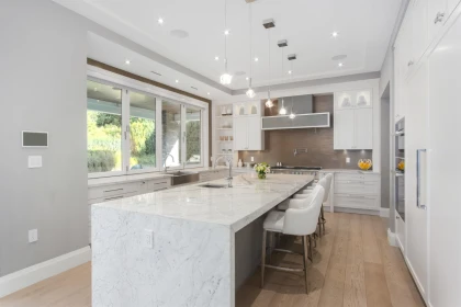 Kitchen Island Photo of 4090 Sunnycrest Drive, North Vancouver, BC