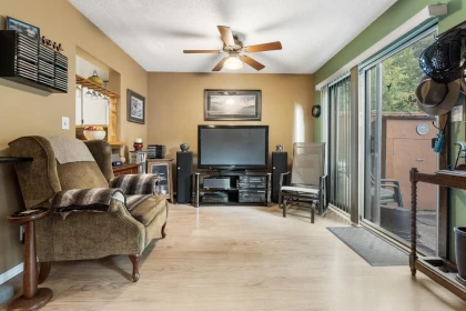 Breakfast Nook Photo of 139 13880 74 Avenue, Surrey, BC