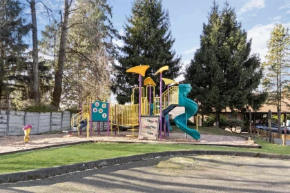 Garden / Landscaping Photo of 139 13880 74 Avenue, Surrey, BC