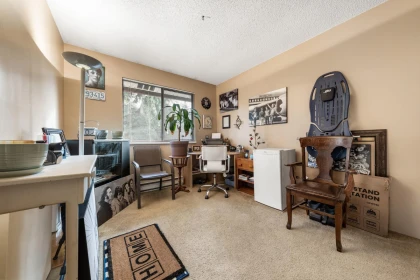 Hallway Photo of 139 13880 74 Avenue, Surrey, BC