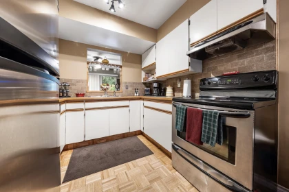 Kitchen Island Photo of 139 13880 74 Avenue, Surrey, BC
