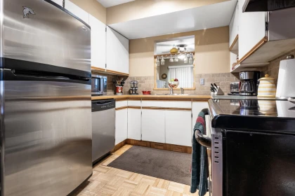 Kitchen Photo of 139 13880 74 Avenue, Surrey, BC