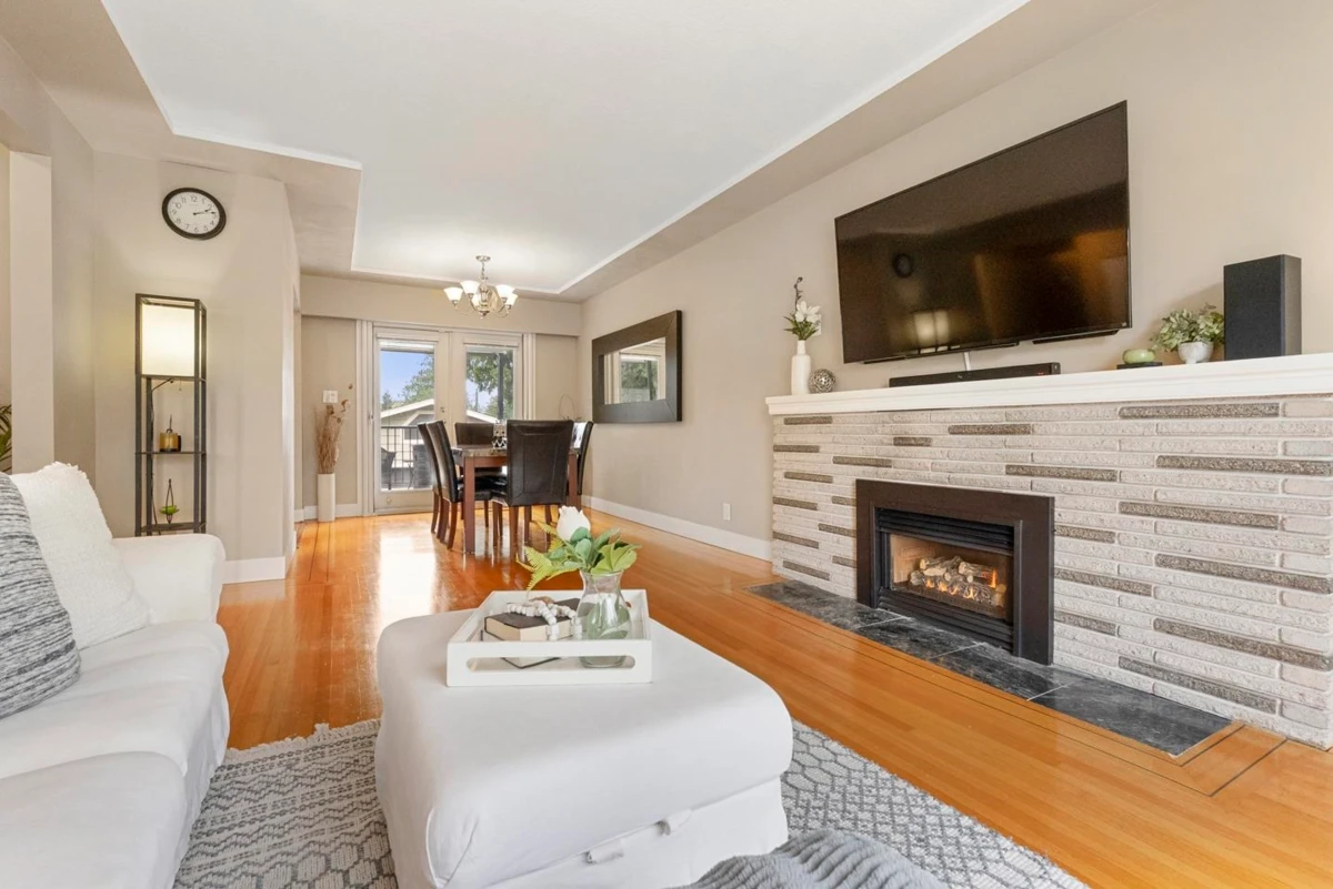 Family Room Photo of 11275 150 Street, Surrey, BC