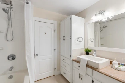 Primary Bathroom Photo of 11275 150 Street, Surrey, BC