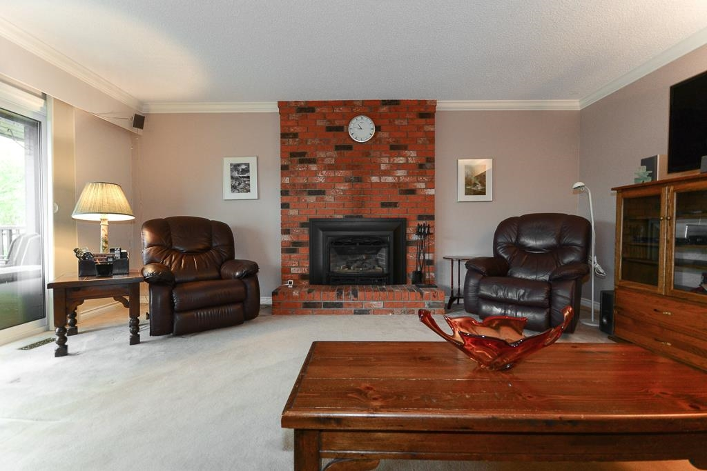Living Room Photo of 6720 Goldsmith Drive, Richmond, BC