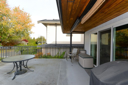 Kitchen Island Photo of 6720 Goldsmith Drive, Richmond, BC
