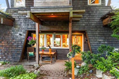 Hot Tub / Spa Photo of 1301 Sunset Road, Bowen Island, BC