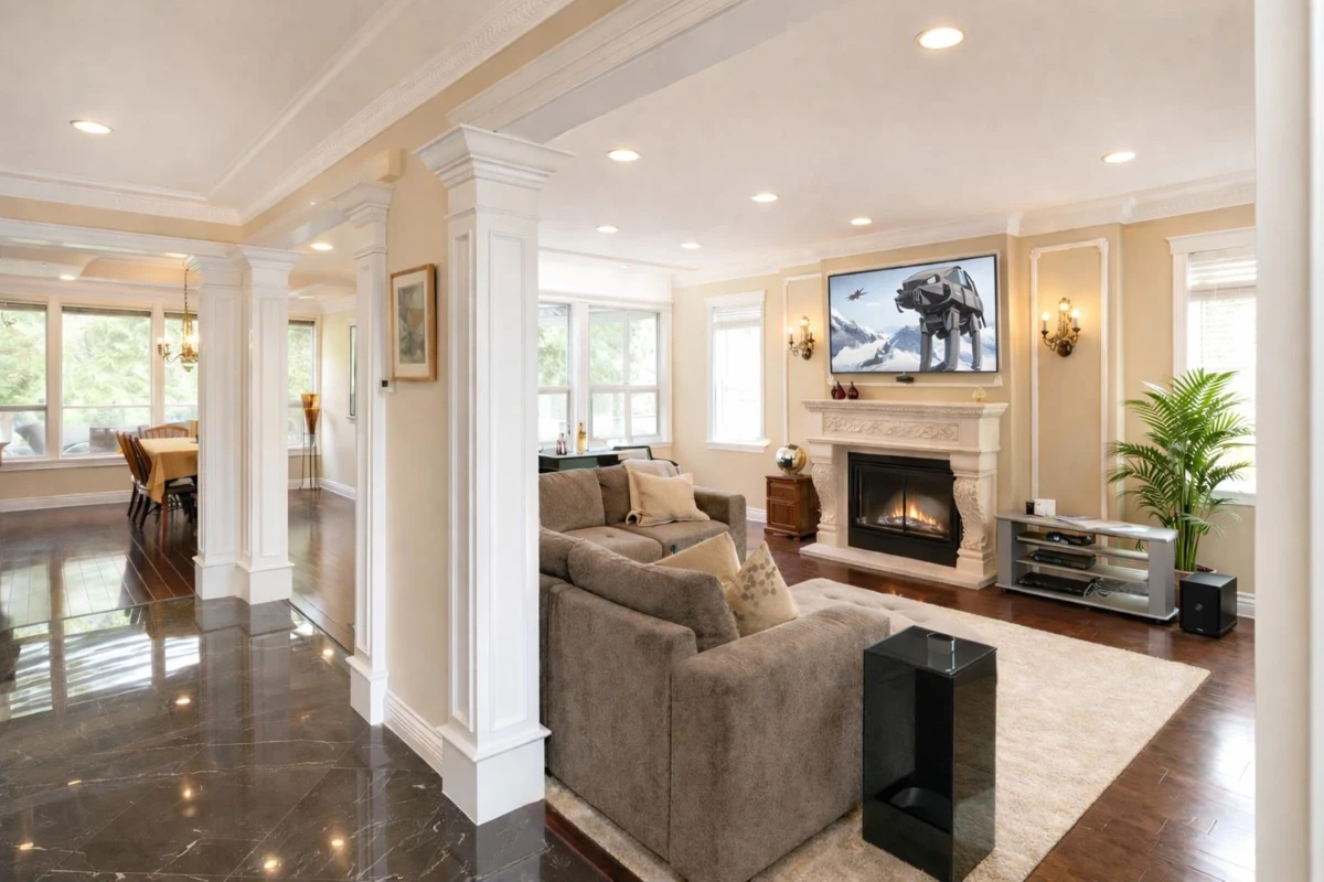 Living Room Photo of 866 Sinclair Street, West Vancouver, BC
