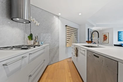 Guest Bathroom Photo of 1701 1111 Alberni Street, Vancouver, BC