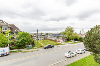 Swimming Pool Photo of 321 17707 57a Avenue, Surrey, BC