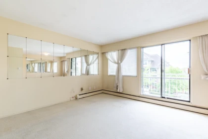 Walk-In Closet Photo of 321 17707 57a Avenue, Surrey, BC