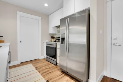 Kitchen Island Photo of 304 2495 Wilson Avenue, Port Coquitlam, BC