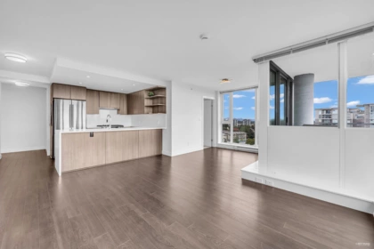 Kitchen Island Photo of 1802 8288 Granville Avenue, Richmond, BC