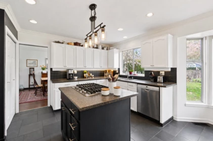 Kitchen Photo of 1618 Draycott Road, North Vancouver, BC