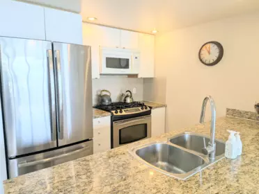 Kitchen Photo of 1305 9188 Hemlock Drive, Richmond, BC