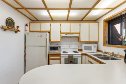 Kitchen Island Photo of 2732 Sproatt Drive, Whistler, BC