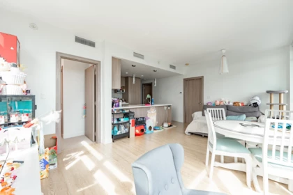 Kitchen Island Photo of 1901 6538 Nelson Avenue, Burnaby, BC