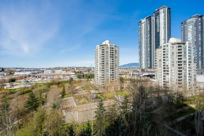 Swimming Pool Photo of 905 2345 Madison Avenue, Burnaby, BC