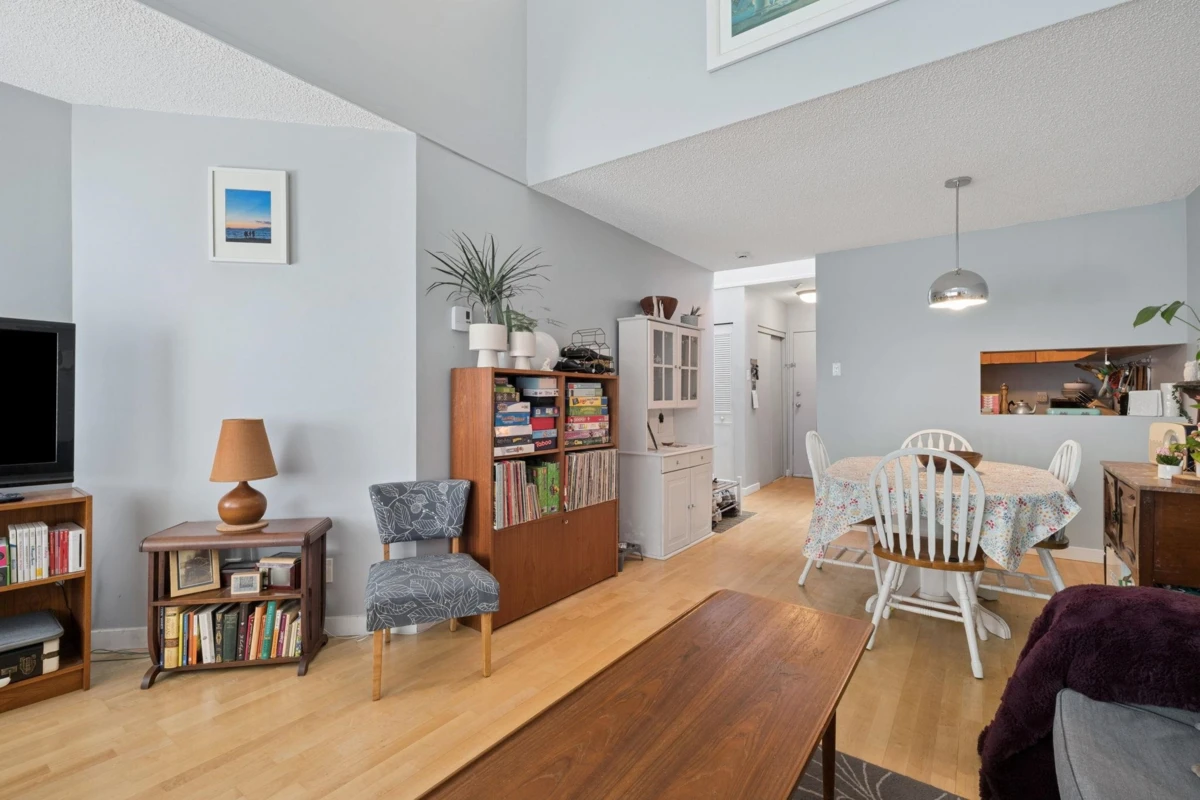 Dining Area Photo of 407 1345 Comox Street, Vancouver, BC