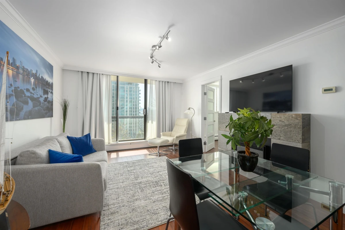 Family Room Photo of 608 145 St. Georges Avenue, North Vancouver, BC