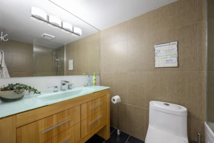 Hallway Photo of 608 145 St. Georges Avenue, North Vancouver, BC