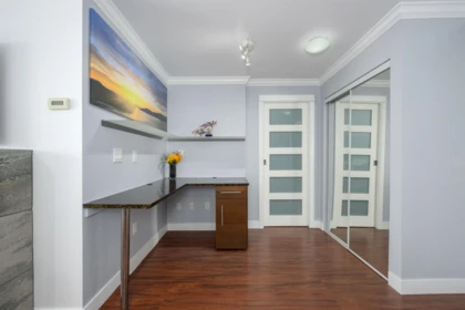 Mudroom Photo of 608 145 St. Georges Avenue, North Vancouver, BC