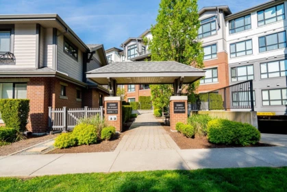 417 2960 151 Street, Surrey, BC, Surrey — Apartment/Condo for sale