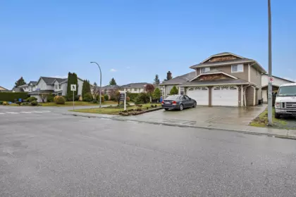 32066 Sorrento Avenue, Abbotsford, BC, Abbotsford — Single Family Residence for sale