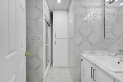 Hallway Photo of 32066 Sorrento Avenue, Abbotsford, BC