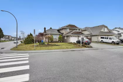 32066 Sorrento Avenue, Abbotsford, BC, Abbotsford — Single Family Residence for sale