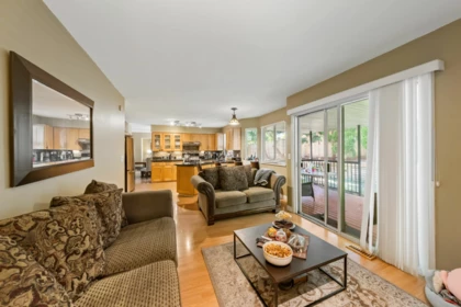 Breakfast Nook Photo of 1410 Mountainview Court, Coquitlam, BC