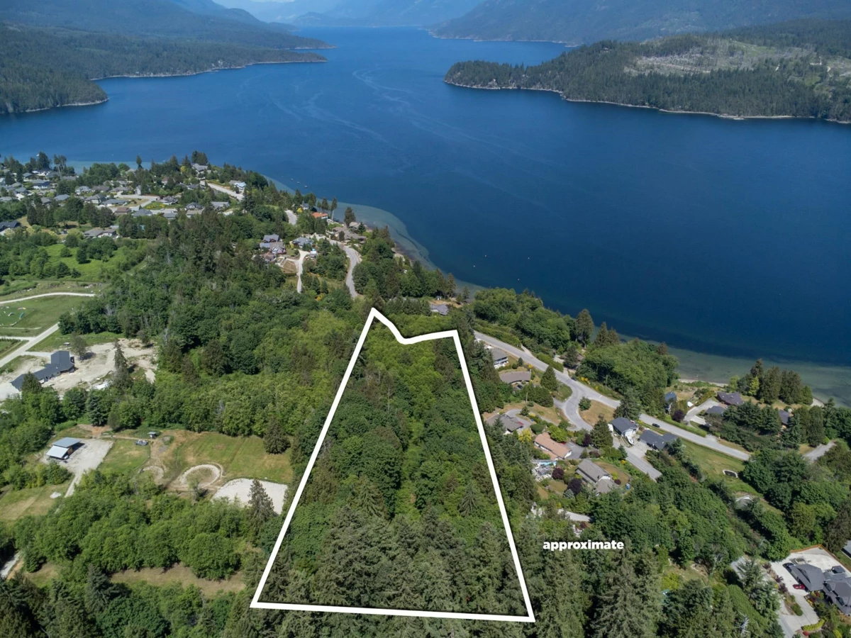Living Room Photo of Lot 15 N Gale Avenue, Sechelt, BC